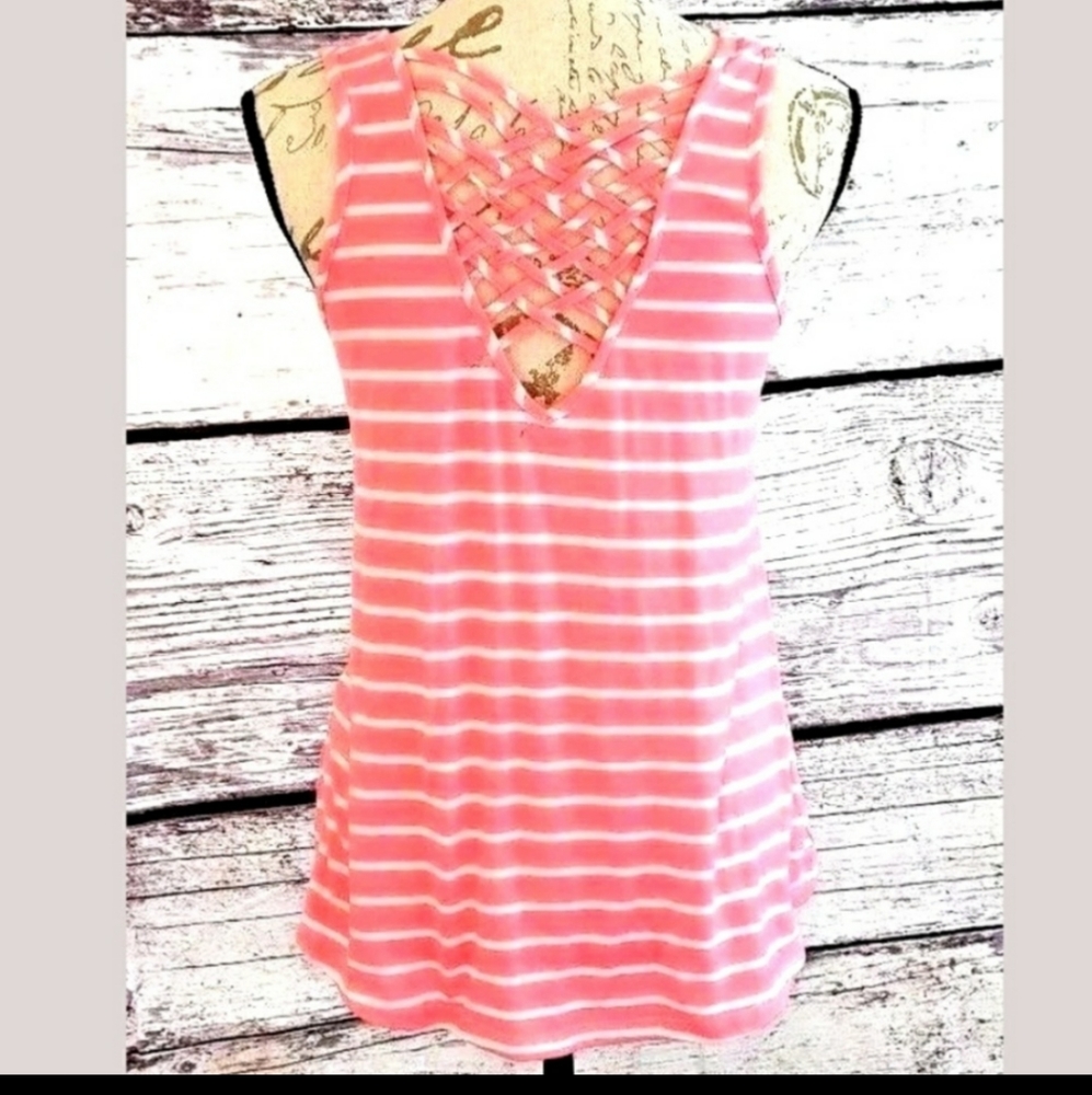 pink and white woven back tank top